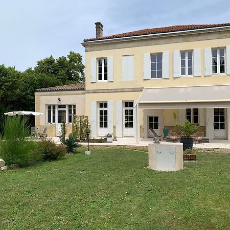 Вилла Batisse En Pierre XVII Siecle 115 M² Avec Terrasse Ambares-et-Lagrave Экстерьер фото